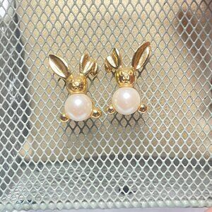 Avon Bunny Earrings Rabbit Pearl Gold Tone Figural